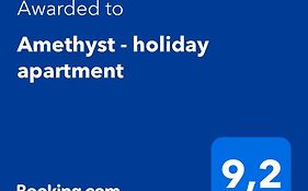Amethyst - Holiday Apartment